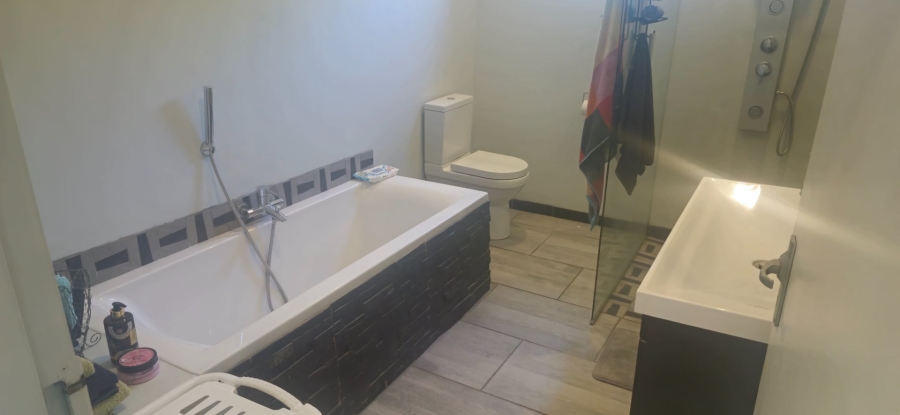  Bedroom Property for Sale in Dan Pienaar Free State